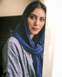 مونا فرجاد